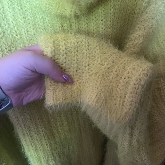 Express Bright Green Sweater - Picture 3 of 5